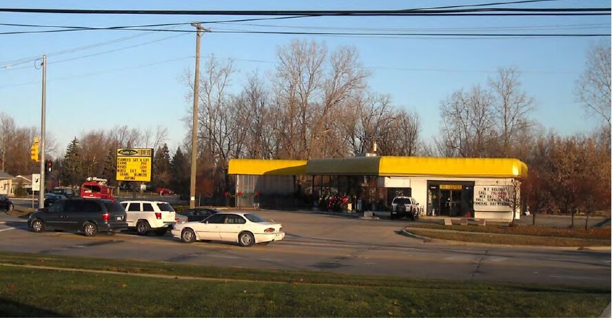15961 15 Mile Rd, Clinton Township, MI à louer - Photo de l’immeuble – Image 1 sur 4