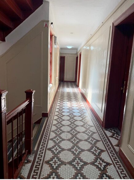 2334 Tiebout Ave, Bronx, NY à vendre - Photo intérieure – Image 3 sur 7