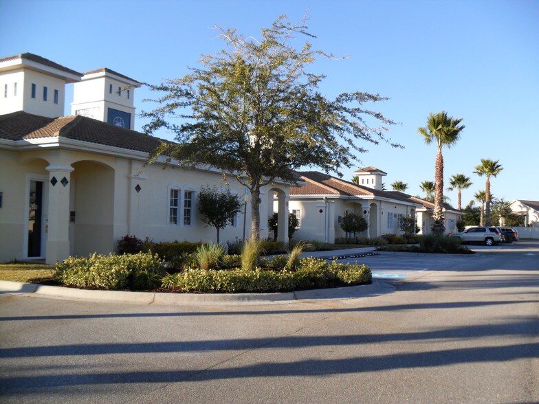 1504 Kings Hwy, Port Charlotte, FL à louer - Photo de l’immeuble – Image 3 sur 8