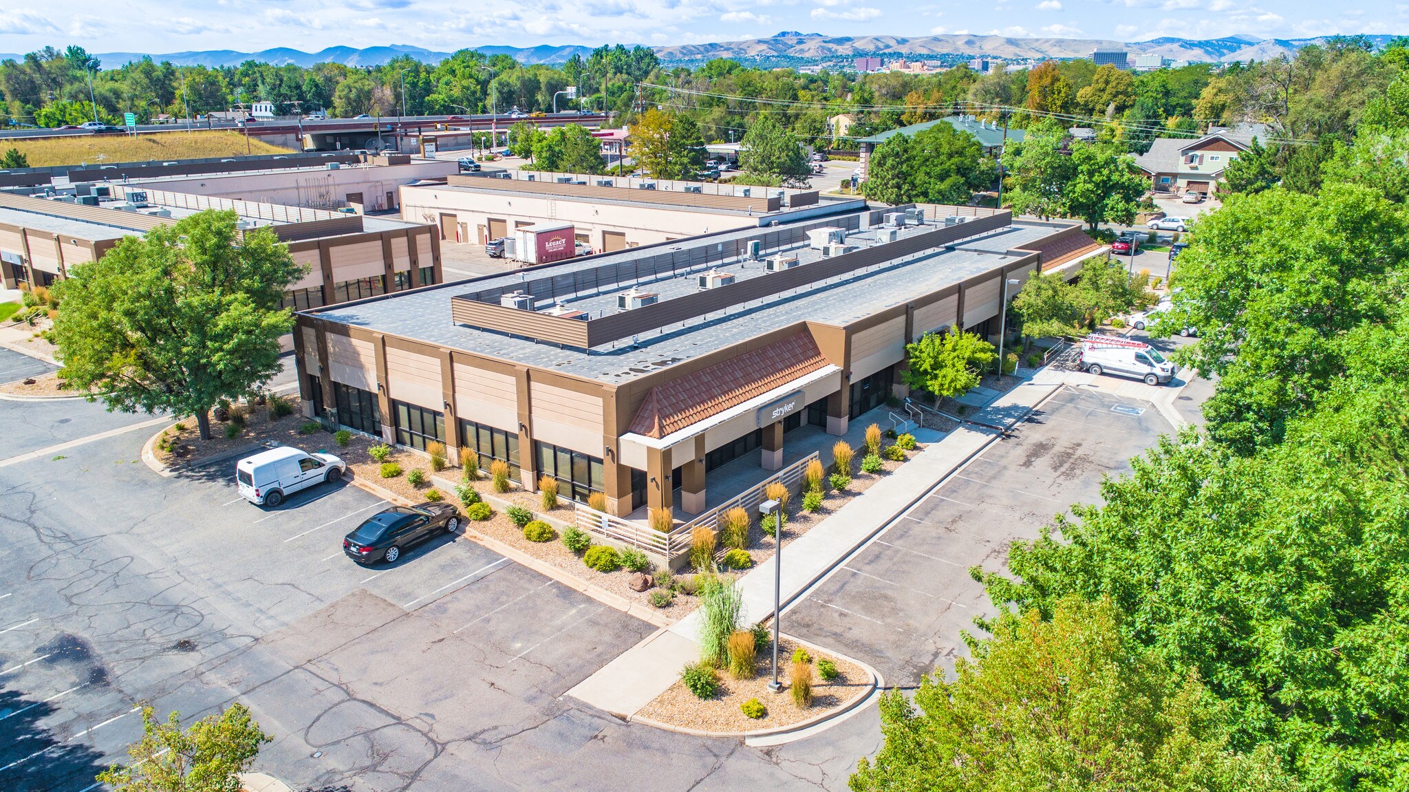 610 Garrison St, Lakewood, CO à louer Photo principale– Image 1 sur 10