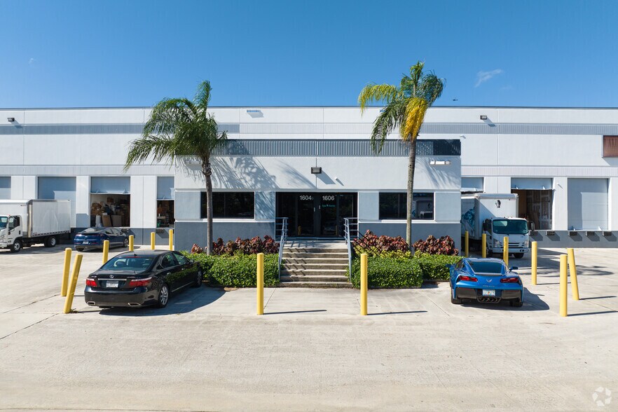 1600-1614 NW 23rd Ave, Fort Lauderdale, FL à louer - Photo de l’immeuble – Image 2 sur 2