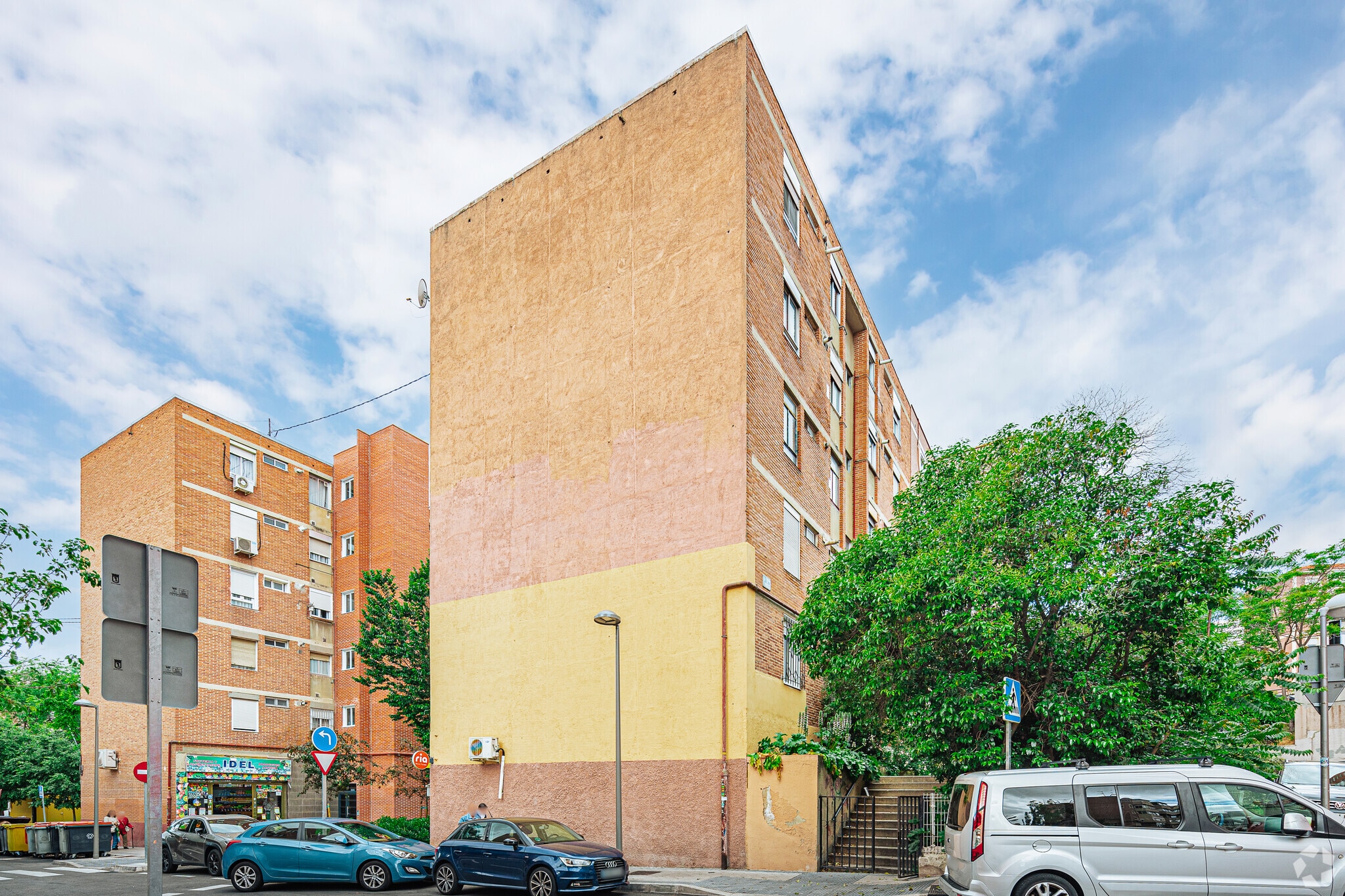 Immeuble residentiel dans Madrid, Madrid à vendre Photo principale– Image 1 sur 3