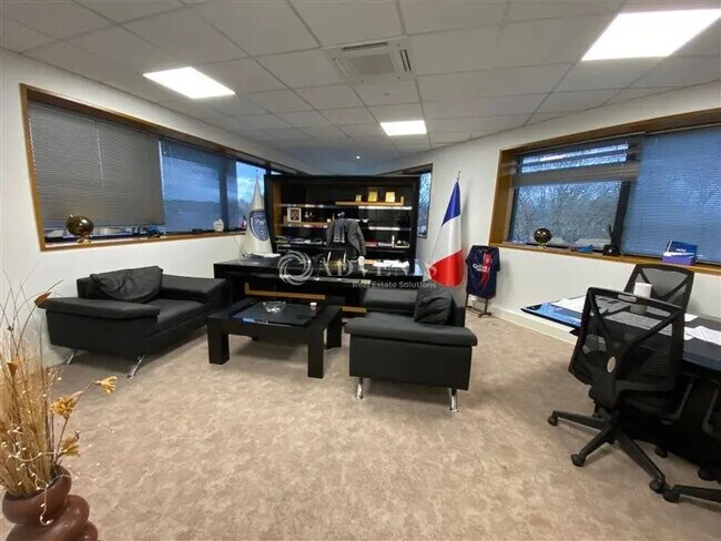 Plus de détails pour Bureau à louer
