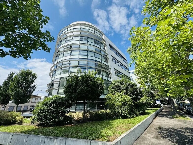 Bureau dans Strasbourg à louer - Photo de l’immeuble – Image 2 sur 12