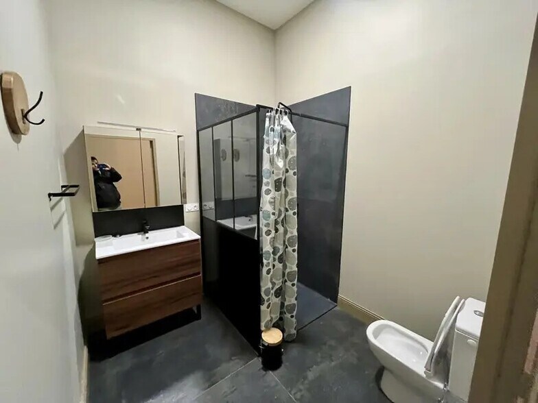 Local commercial dans Bordeaux à louer - Photo de l’immeuble – Image 3 sur 7