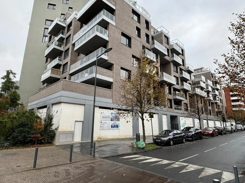 Local commercial dans Asnières-sur-Seine à louer - Photo de l’immeuble – Image 1 sur 5