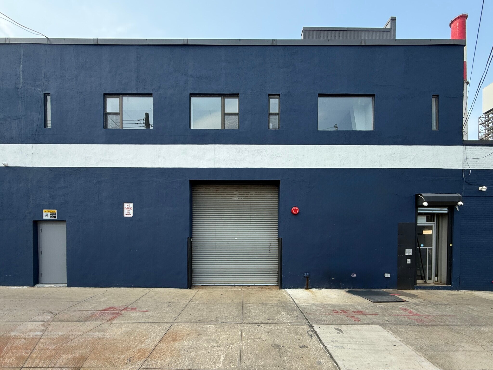 814 37th Ave, Long Island City, NY à louer Photo de l’immeuble– Image 1 sur 2