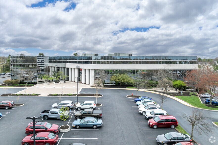 2600 Corporate Exchange Dr, Columbus, OH à vendre - Photo principale – Image 1 sur 15