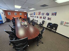 1405 N San Fernando Blvd, Burbank, CA à louer Photo intérieure– Image 2 sur 5