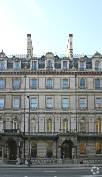 13 Grosvenor Pl, Londres à louer - Photo de l’immeuble – Image 1 sur 2