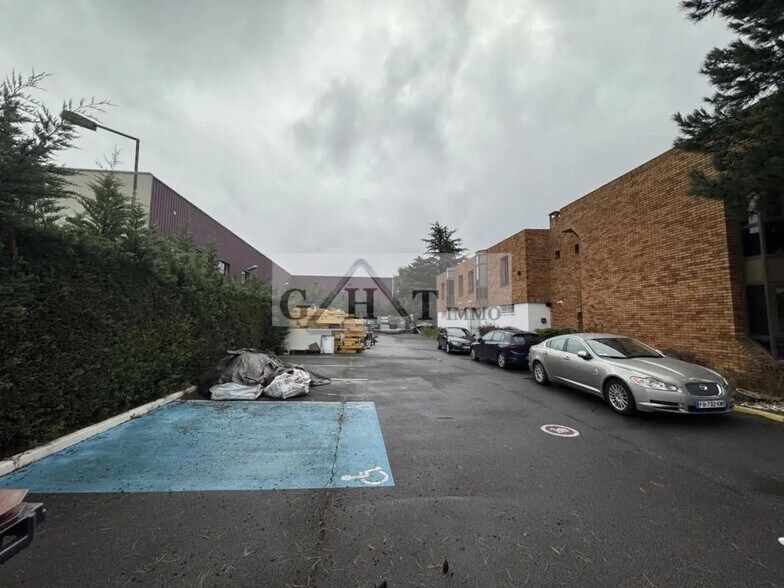 Industriel/Logistique dans Boissy-Saint-Léger à vendre - Photo de l’immeuble – Image 3 sur 9