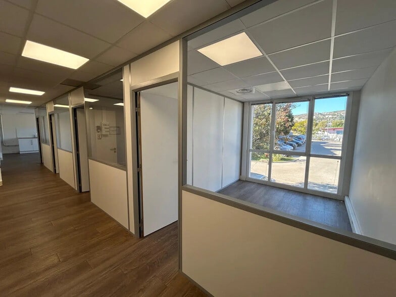 7 Avenue Andre Roussin, Marseille à louer - Photo de l’immeuble – Image 2 sur 8