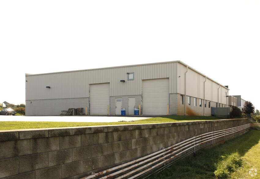 55378 Lyon Industrial Dr, New Hudson, MI à vendre - Photo de l’immeuble – Image 2 sur 2