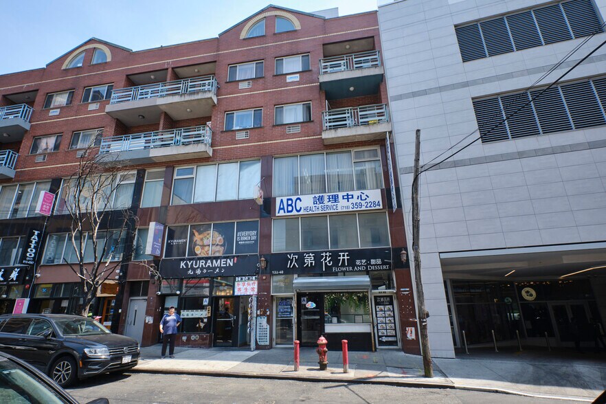 133-40 37th Ave, Flushing, NY à vendre - Photo de l’immeuble – Image 1 sur 32