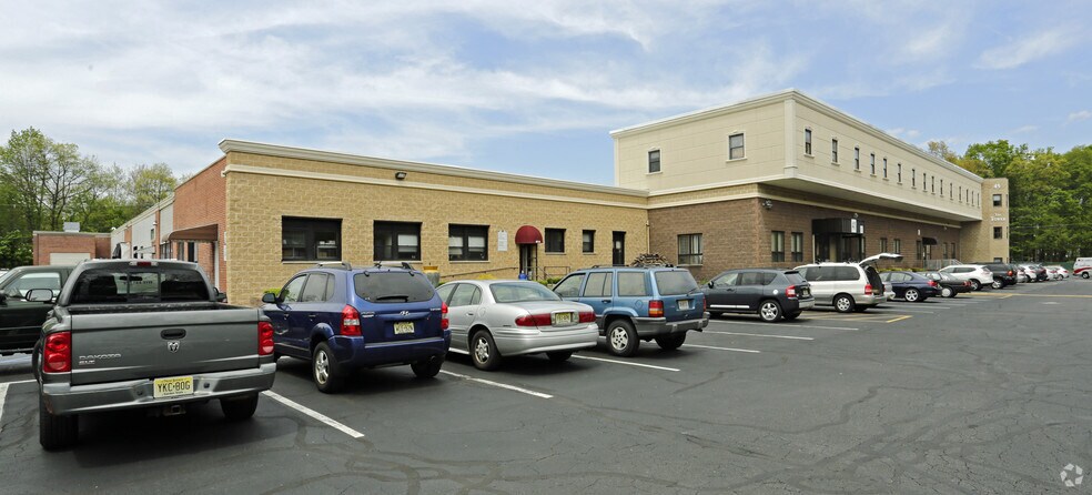 31 Pine St, Rockaway, NJ à louer - Photo de l’immeuble – Image 1 sur 12