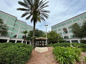 4600 Touchton Rd E, Jacksonville, FL à louer Photo de l’immeuble– Image 1 sur 10