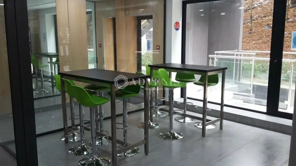 Bureau dans Jossigny à louer - Photo de l’immeuble – Image 3 sur 5