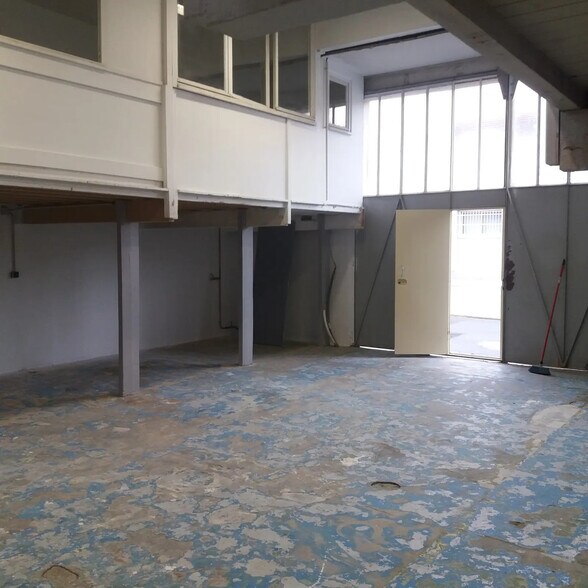 Local d’activités dans Perpignan à louer - Photo de l’immeuble – Image 2 sur 5