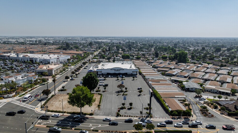11750 Whittier Blvd, Whittier, CA à vendre - Photo de l’immeuble – Image 3 sur 10