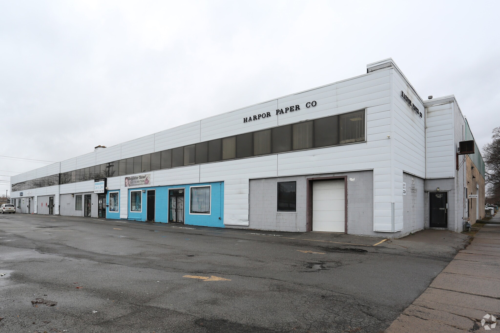 2425 Hyde Park Blvd, Niagara Falls, NY à louer Photo principale– Image 1 sur 42