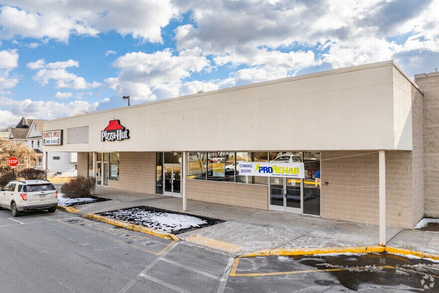 1437 Main St, Peckville, PA à louer - Photo de l’immeuble – Image 3 sur 5