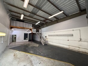 6945 Sonny Dale Dr, Melbourne, FL à louer Photo intérieure– Image 1 sur 6