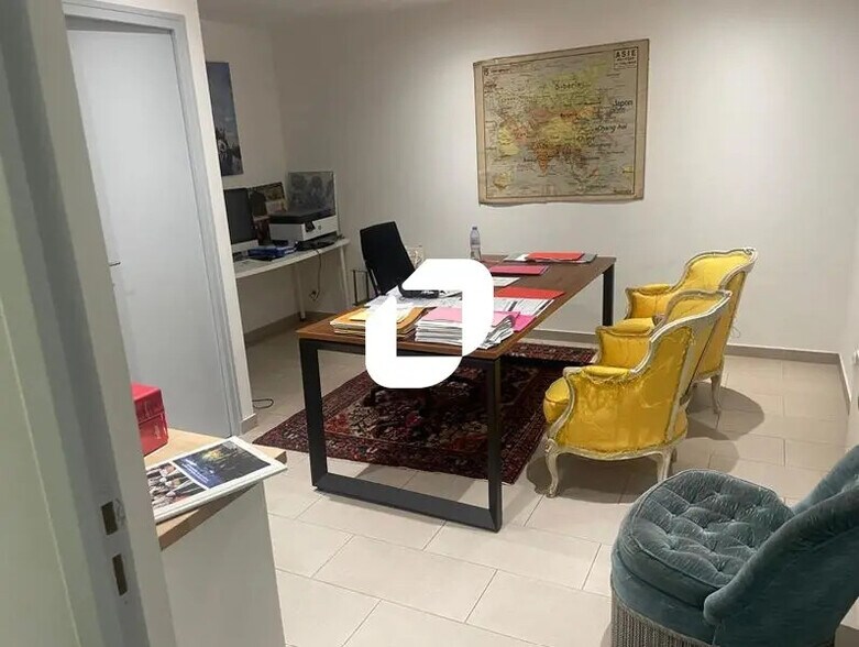Bureau dans Montreuil à louer - Photo de l’immeuble – Image 3 sur 7