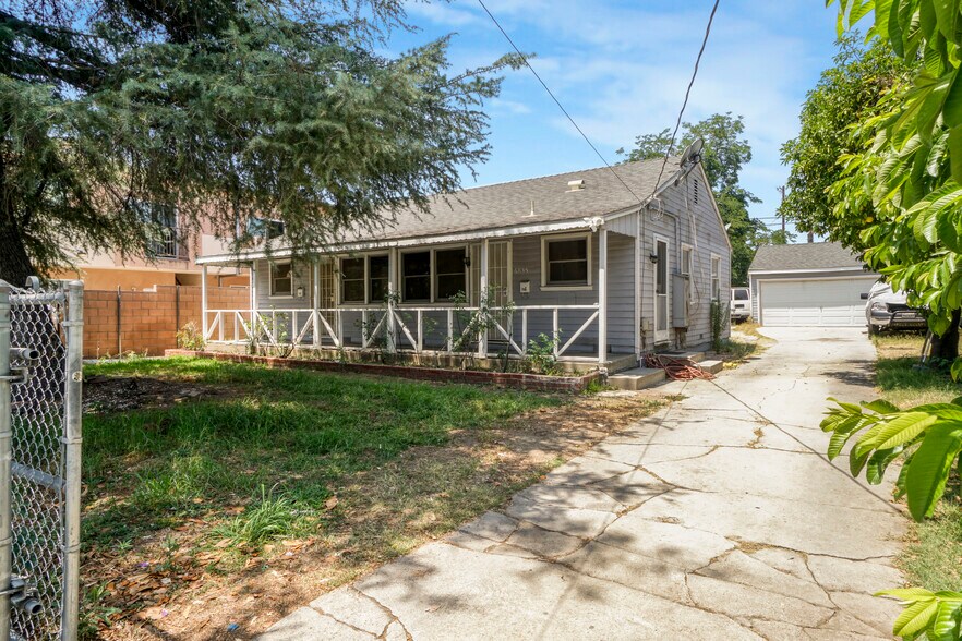 6833 Simpson Ave, North Hollywood, CA à vendre - Photo de l’immeuble – Image 2 sur 28