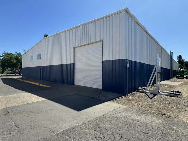 350 Broadway St, Woodburn, OR à louer - Photo de l’immeuble – Image 2 sur 11
