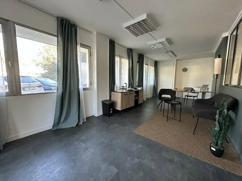 Bureau dans Montpellier à louer - Photo de l’immeuble – Image 2 sur 12