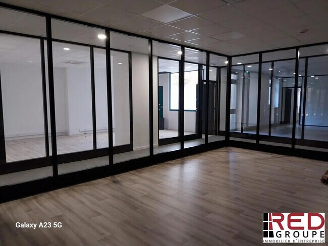 Plus de détails pour Bureau à louer