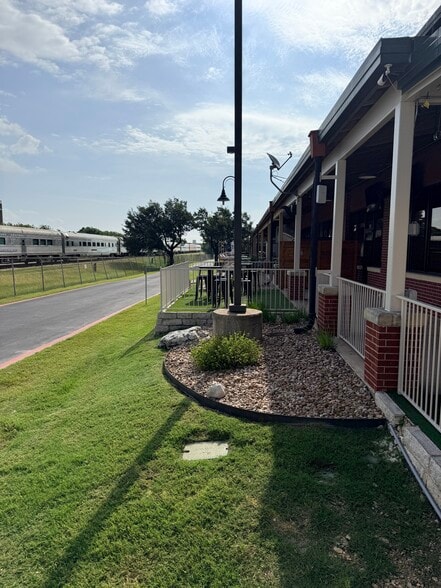 601 E Whitestone- Blvd, Cedar Park, TX à louer - Photo de l’immeuble – Image 3 sur 3