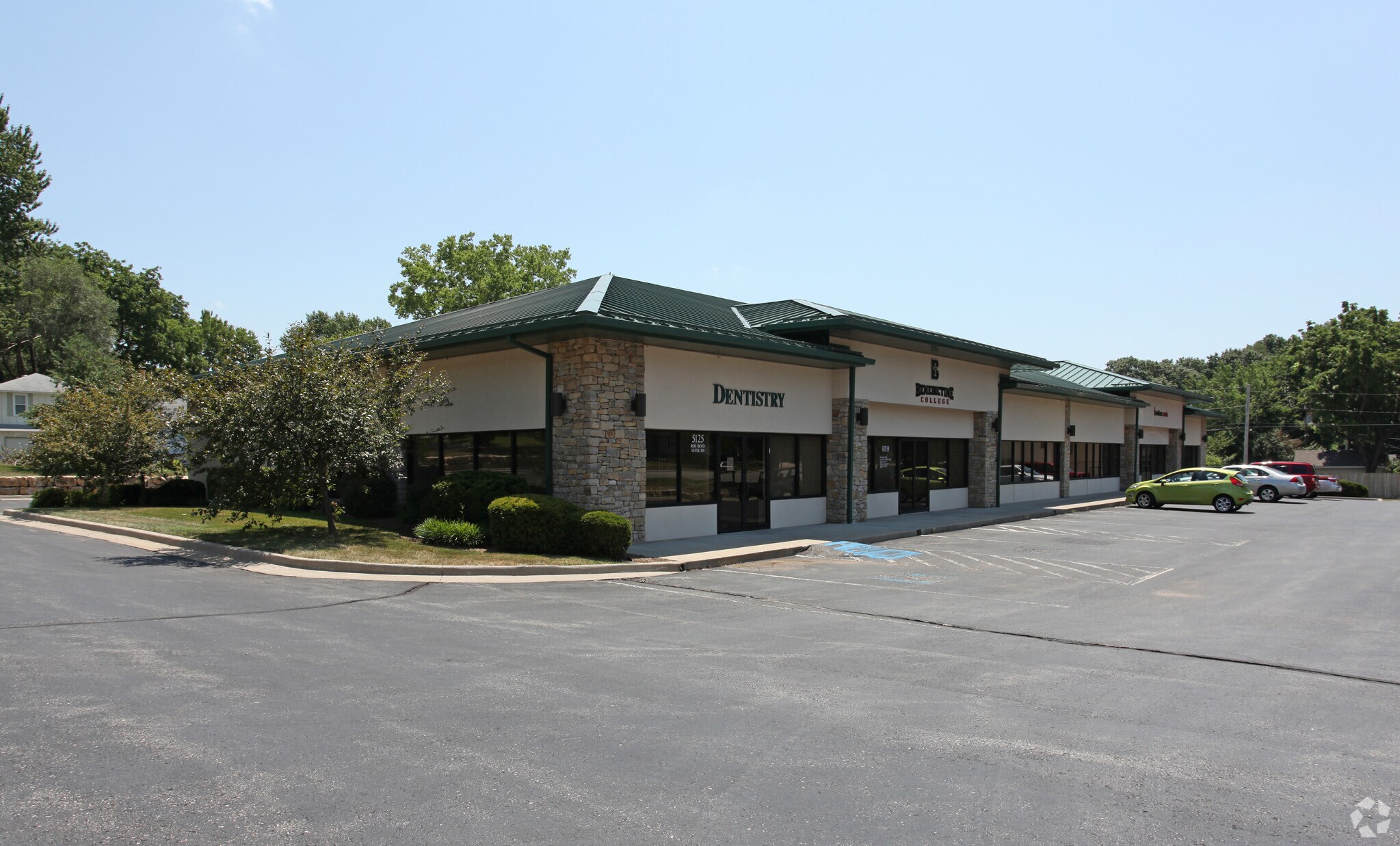 5125 Roe Blvd, Mission, KS à vendre Photo principale– Image 1 sur 6