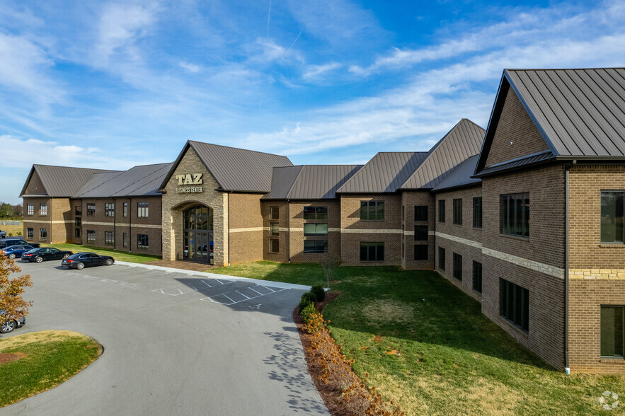 6318 Taz Ct, Bowling Green, KY à louer - Photo de l’immeuble – Image 1 sur 18