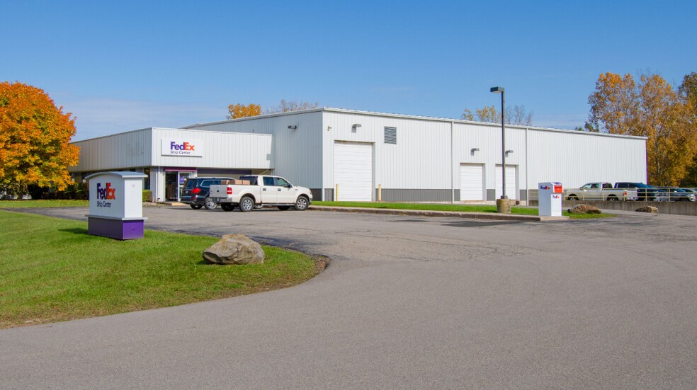1051 Hurst Rd, Jackson, MI à vendre - Photo principale – Image 1 sur 5