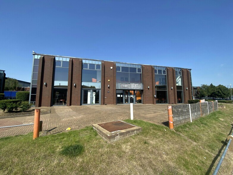 121 Yarmouth Rd, Slough à louer - Photo de l’immeuble – Image 2 sur 8
