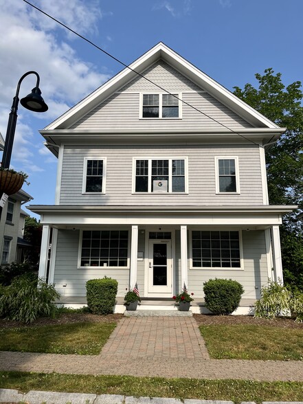 64 Wall St, Madison, CT à louer - Photo de l’immeuble – Image 1 sur 12