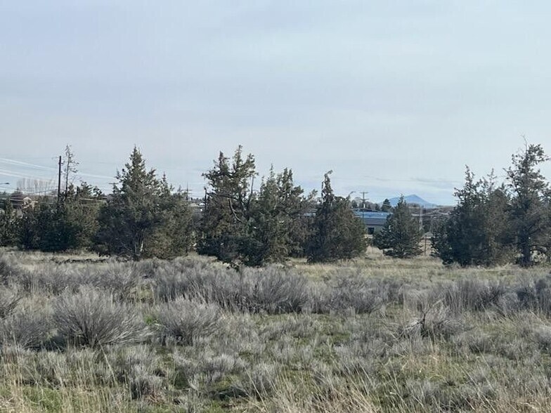 TL500 SW Belmont Ln, Madras, OR à vendre - Photo de l’immeuble – Image 2 sur 4