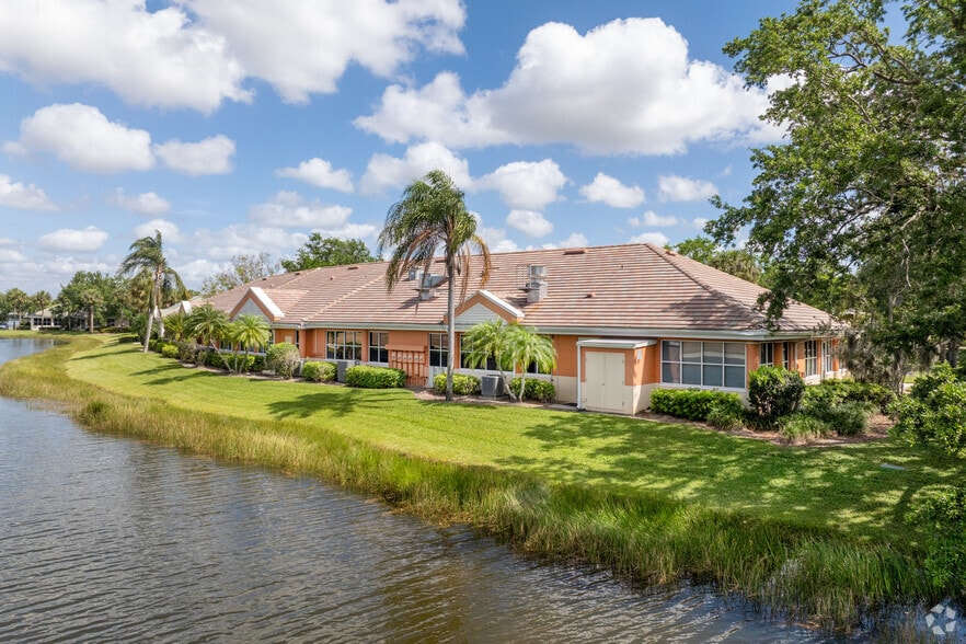 11940 Fairway Lakes Dr, Fort Myers, FL à louer - Photo de l’immeuble – Image 3 sur 6