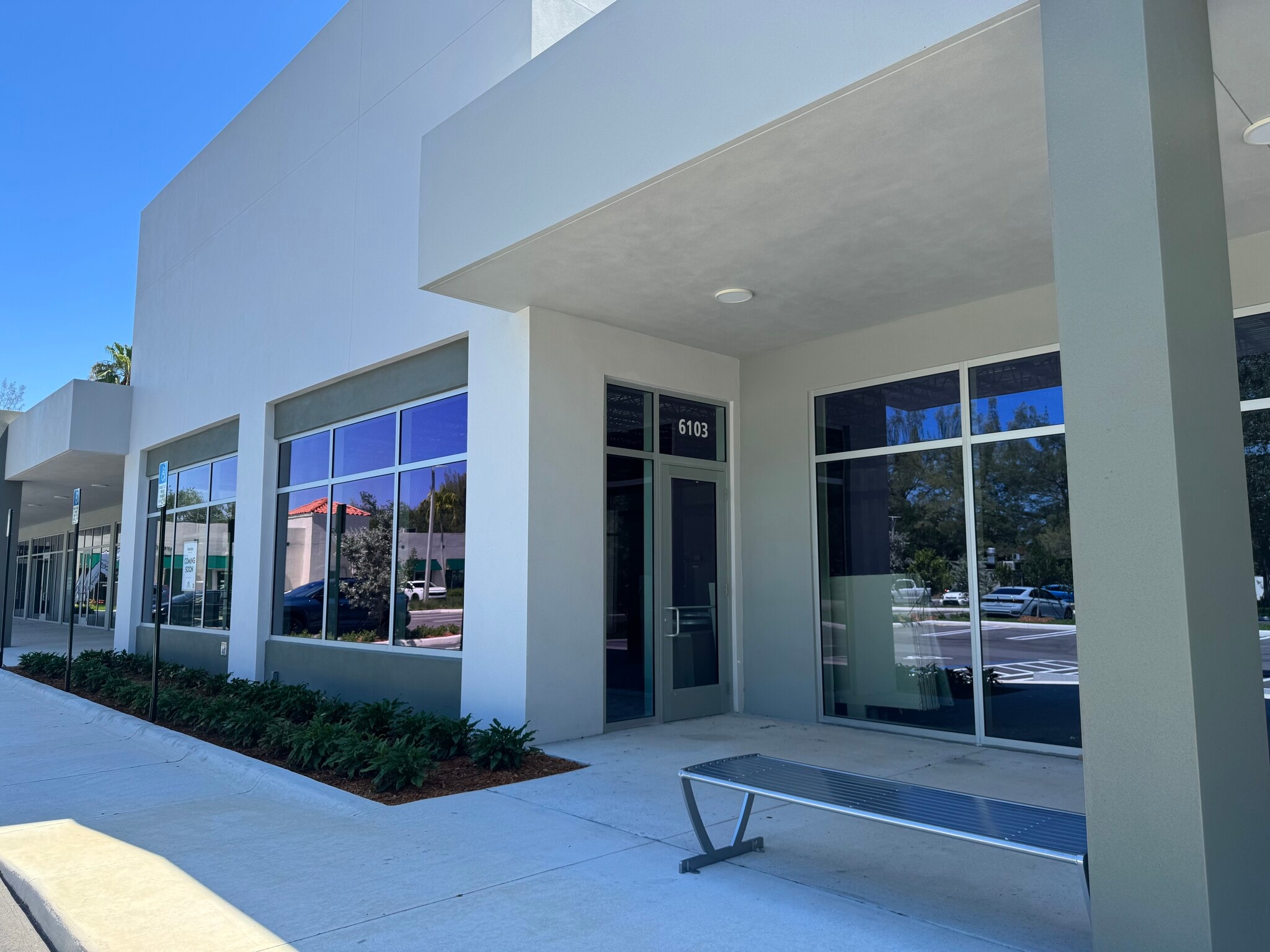 6101-6117 Miami Lakes Dr, Miami Lakes, FL à louer Photo intérieure– Image 1 sur 1