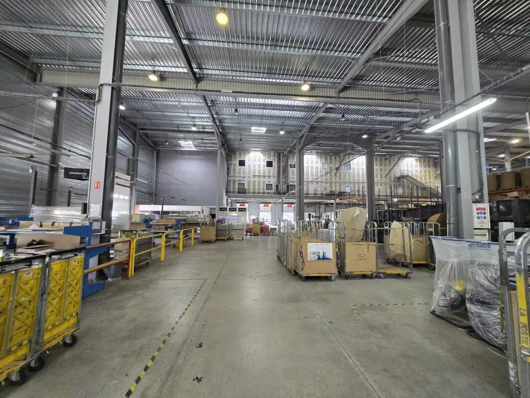 Industriel/Logistique dans La Crau à louer Photo de l’immeuble– Image 1 sur 7