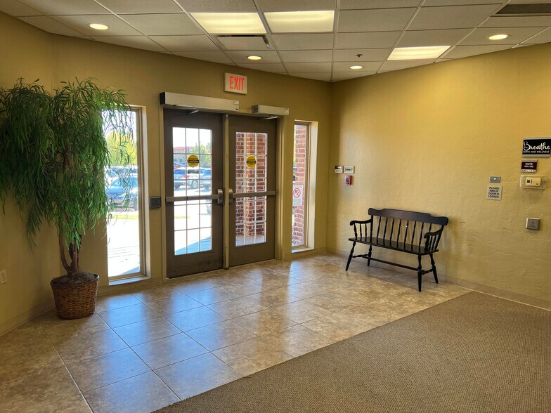4800 W San Antonio St, Broken Arrow, OK à vendre - Photo intérieure – Image 2 sur 8