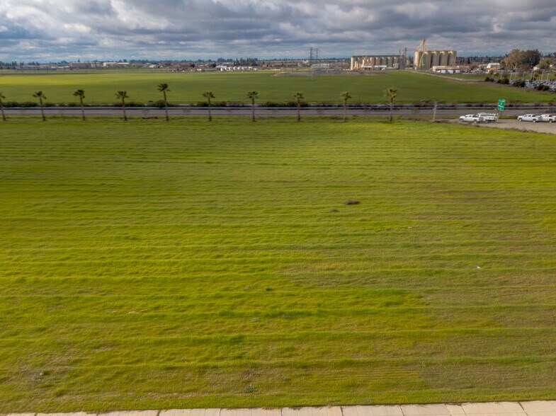 Montgomery Lake Way, Chowchilla, CA à vendre - Photo de l’immeuble – Image 3 sur 4