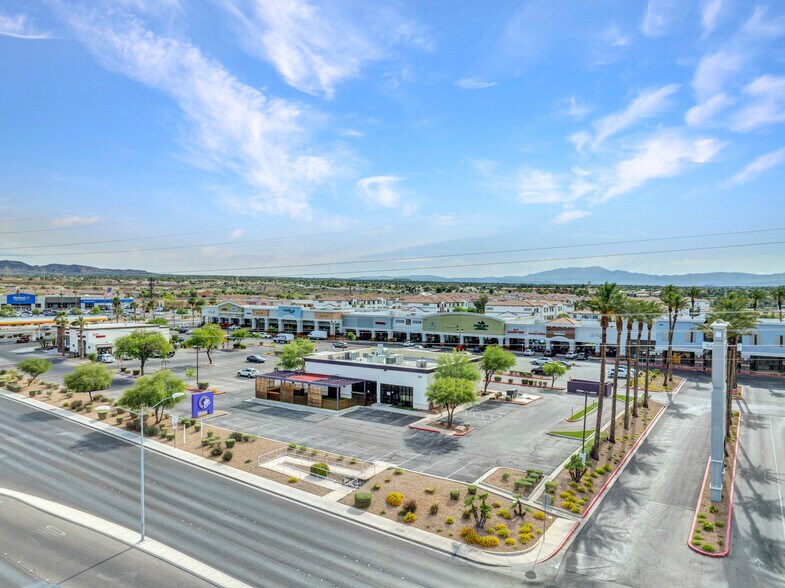 221 N Stephanie St, Henderson, NV à louer - Photo de l’immeuble – Image 3 sur 7