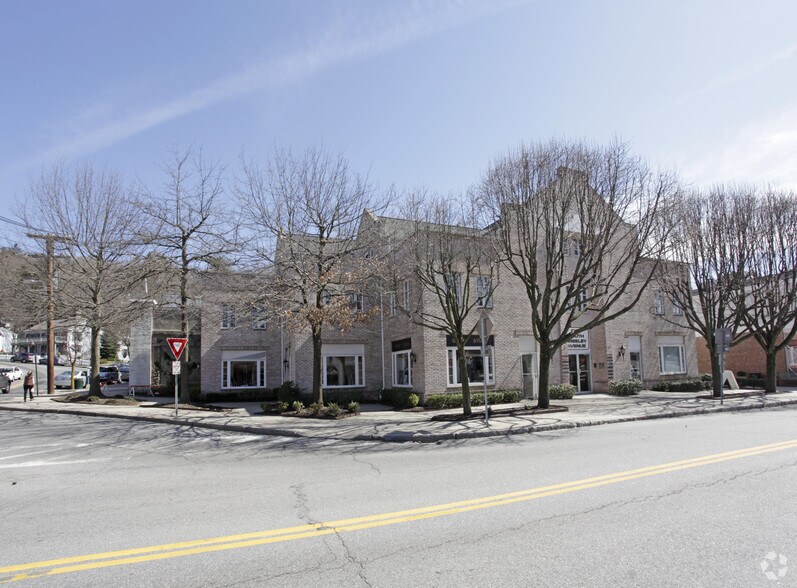 1 S Greeley Ave, Chappaqua, NY à louer - Photo principale – Image 2 sur 15