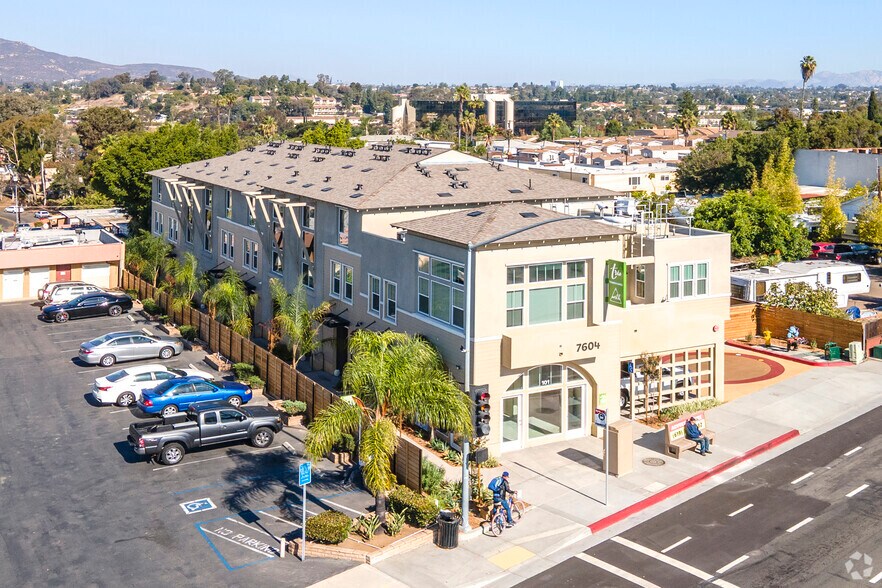 7604 El Cajon Blvd, La Mesa, CA à louer - Aérien – Image 2 sur 9