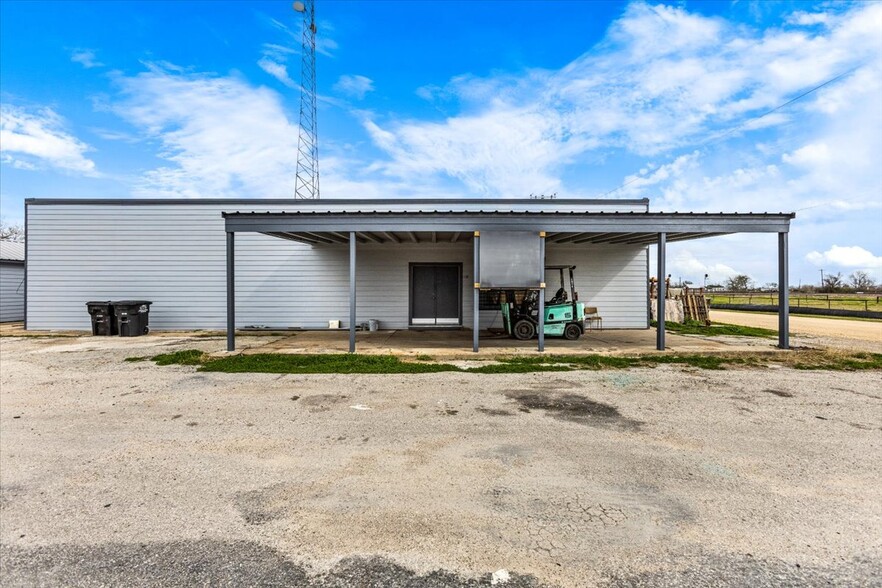 13081 State TX-172 South Hwy, La Ward, TX à vendre - Photo de l’immeuble – Image 2 sur 15