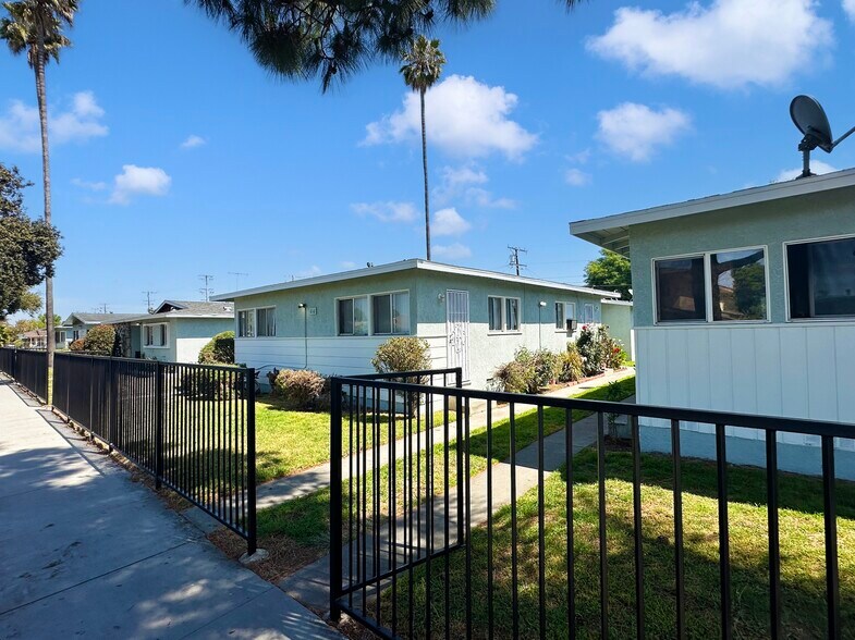 612 N Olive St, Anaheim, CA à vendre - Photo de l’immeuble – Image 3 sur 17