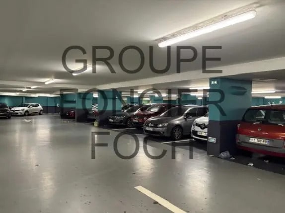 Local d’activités dans Lyon à louer - Photo de l’immeuble – Image 1 sur 3