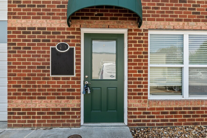 316 Old York Hampton Hwy, Yorktown, VA à vendre - Photo de l’immeuble – Image 3 sur 24
